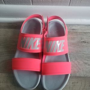 Nike NEON PINK/Light Grey Sandals Size11